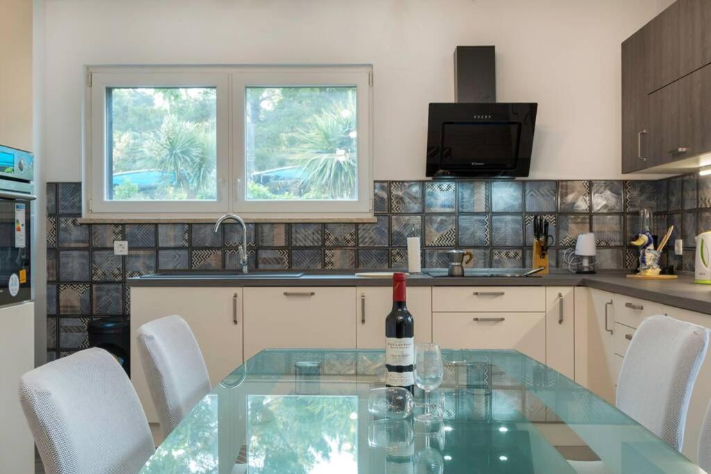 Predivan Novouredeni Apartman U Blizini Mora Banjole Buitenkant foto